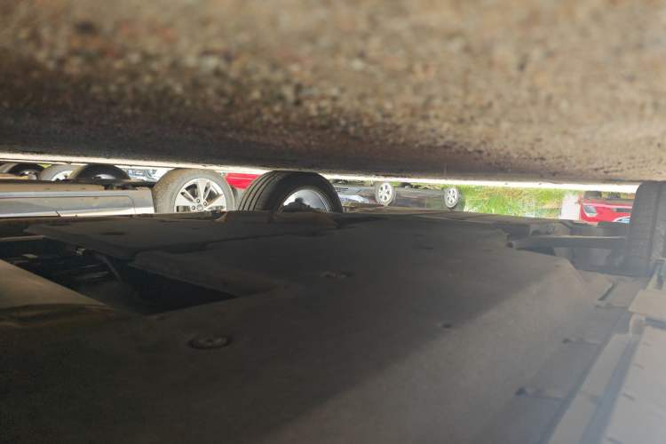 Used Toyota SIENNA 2023 2.5L Hybrid Deluxe Edition Chassis Front Left