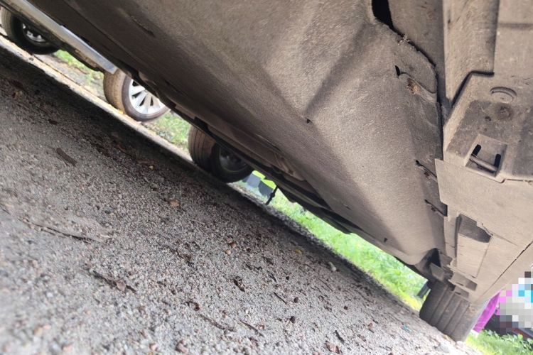 Used Toyota SIENNA 2023 2.5L Hybrid Deluxe Edition Chassis Front Left