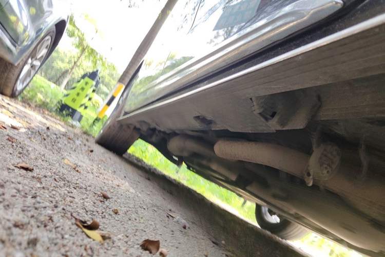 Used Toyota SIENNA 2023 2.5L Hybrid Deluxe Edition Chassis Front