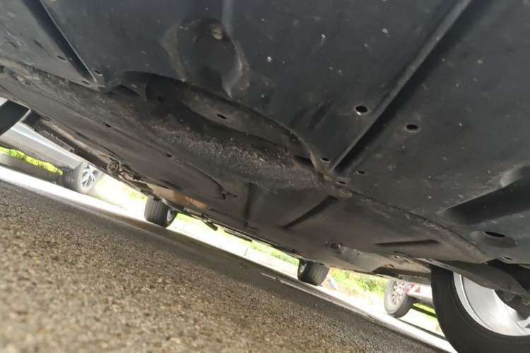 Used Toyota SIENNA 2023 2.5L Hybrid Platinum Edition Chassis Front