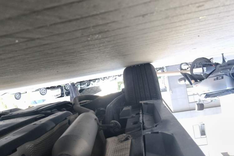 Used Toyota SIENNA 2023 2.5L Hybrid Comfort Edition Chassis Front Right