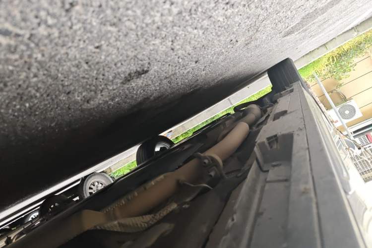Used Toyota SIENNA 2023 2.5L Hybrid Platinum Edition Chassis Front Right