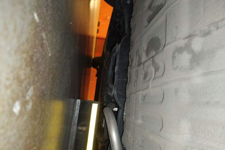 Used Toyota SIENNA 2023 2.5L Hybrid Deluxe Edition Chassis Rear