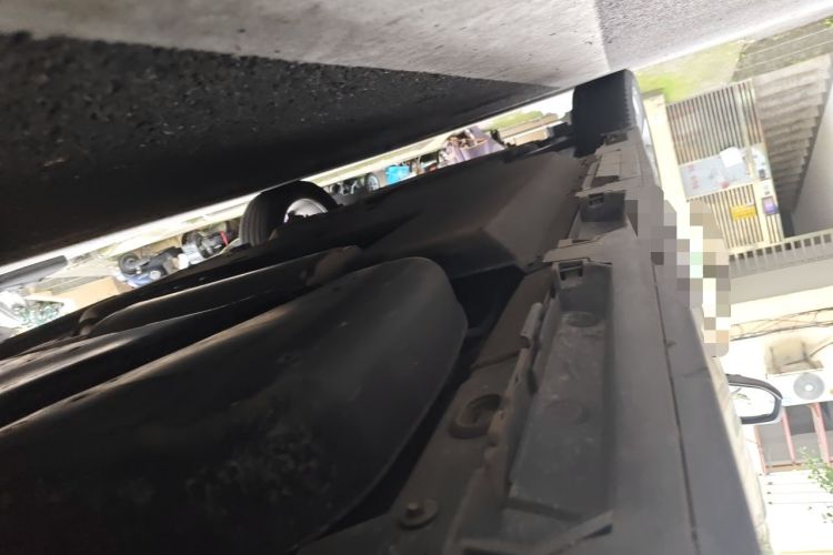 Used Toyota SIENNA 2023 2.5L Hybrid Platinum Edition Chassis Rear Left