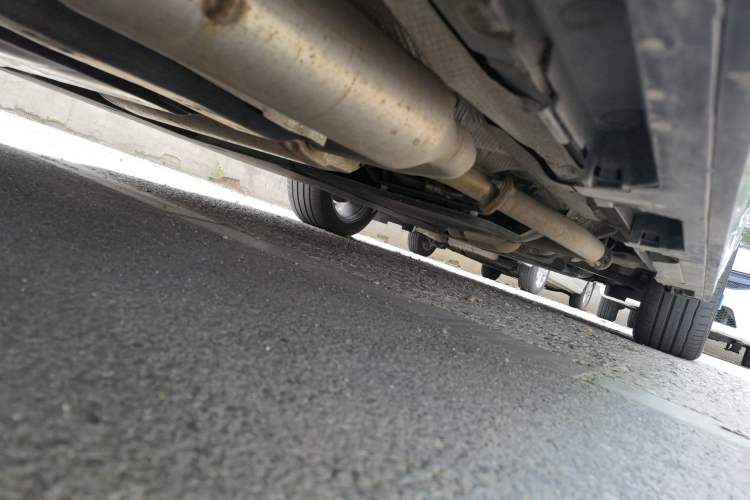 Used Toyota SIENNA 2023 2.5L Hybrid Platinum Edition Chassis Rear Right