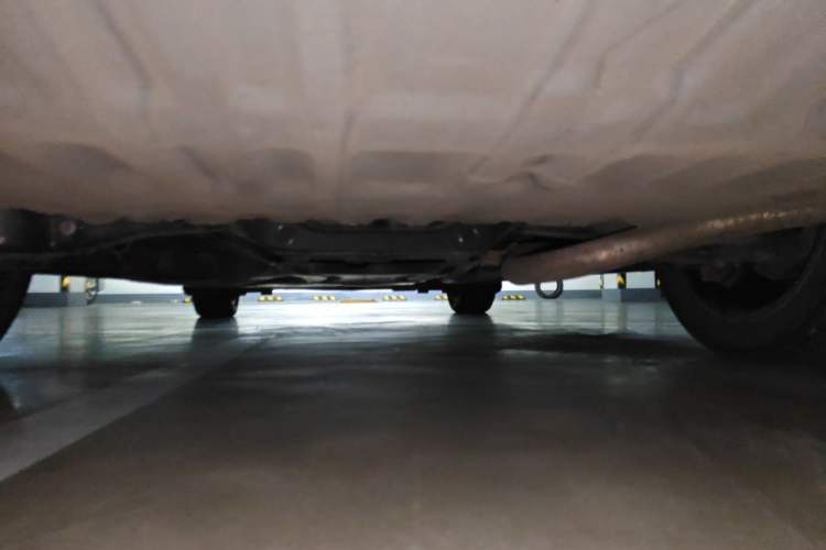 Used Toyota SIENNA 2023 2.5L Hybrid Deluxe Edition Chassis Rear