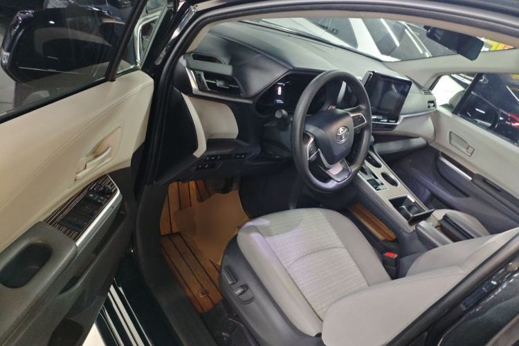 Used Toyota SIENNA 2023 2.5L Hybrid Comfort Edition Driver Seat