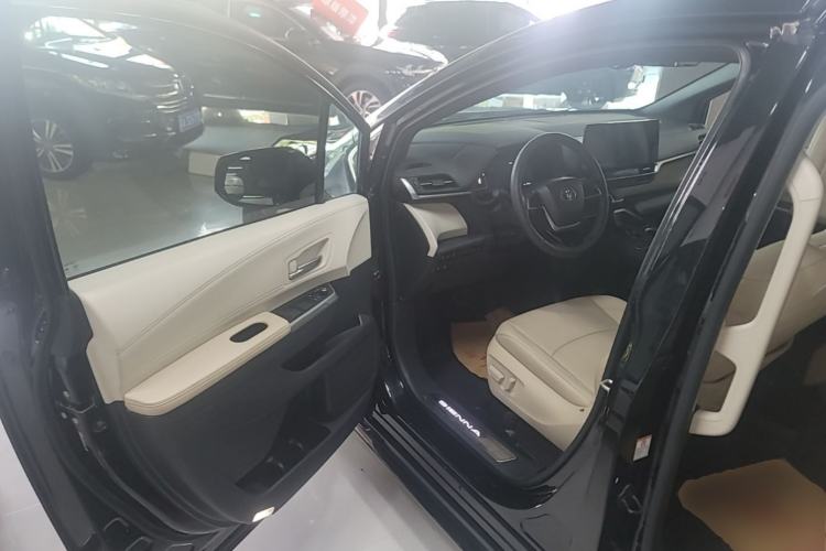 Used Toyota SIENNA 2023 2.5L Hybrid Ultimate Edition Driver Seat