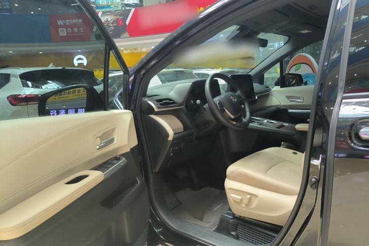 Used Toyota SIENNA 2023 2.5L Hybrid Luxury Edition Driver Seat