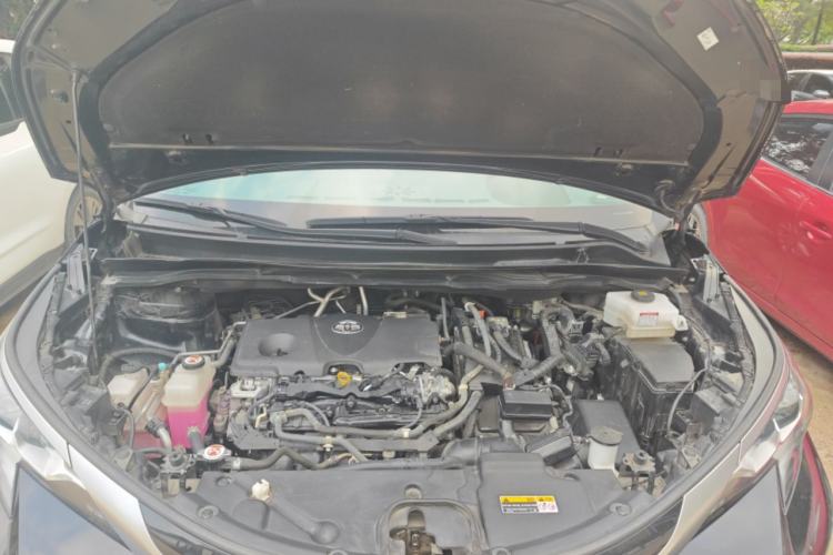 Used Toyota SIENNA 2023 2.5L Hybrid Deluxe Edition Engine Bay