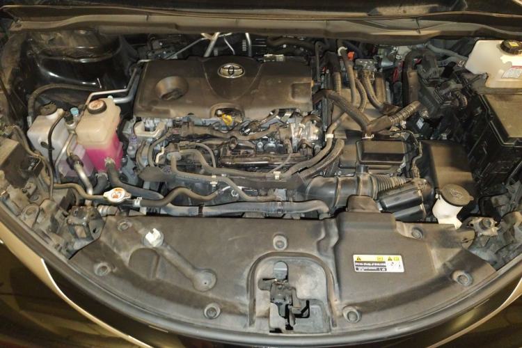 Used Toyota SIENNA 2023 2.5L Hybrid Deluxe Edition Engine Bay