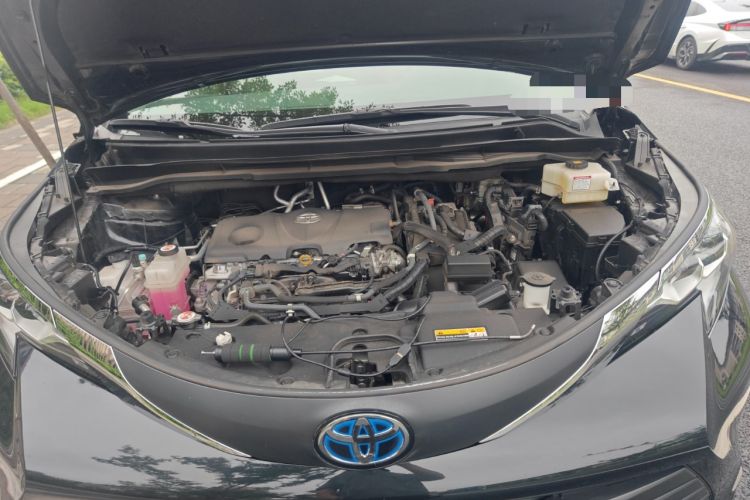 Used Toyota SIENNA 2023 2.5L Hybrid Comfort Edition Engine Bay