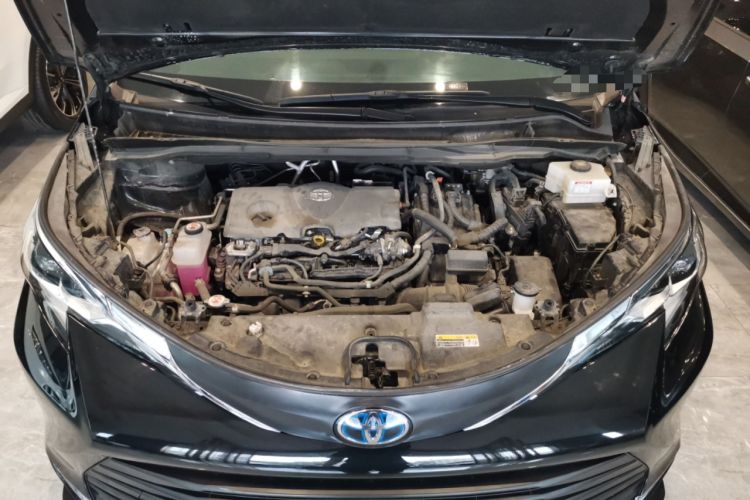 Used Toyota SIENNA 2023 2.5L Hybrid Comfort Edition Engine Bay