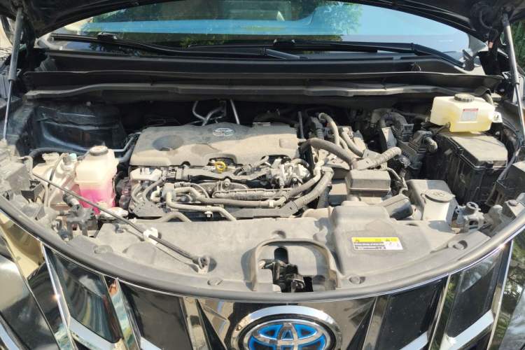 Used Toyota SIENNA 2023 2.5L Hybrid Comfort Edition Engine Bay