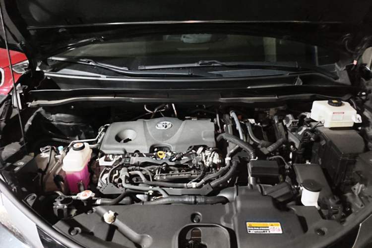 Used Toyota SIENNA 2023 2.5L Hybrid Platinum Edition Engine Bay