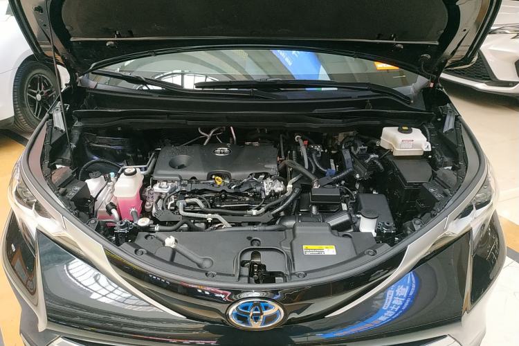 Used Toyota SIENNA 2023 2.5L Hybrid Platinum Edition Engine Bay