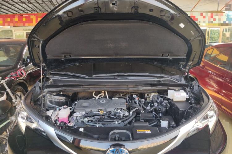 Used Toyota SIENNA 2023 2.5L Hybrid Deluxe Edition Engine Bay