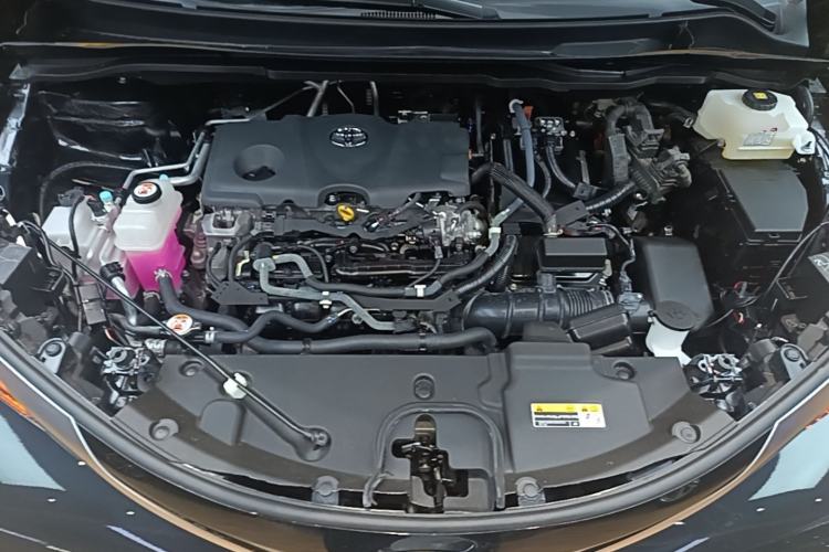 Used Toyota SIENNA 2023 2.5L Hybrid Deluxe Edition Engine Bay