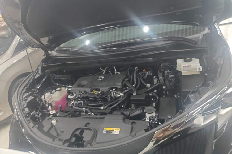 Used Toyota SIENNA 2023 2.5L Hybrid Comfort Edition Engine Bay