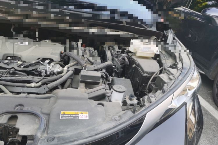 Used Toyota SIENNA 2023 2.5L Hybrid Deluxe Edition Engine Bay Left