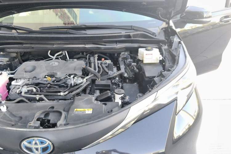 Used Toyota SIENNA 2023 2.5L Hybrid Comfort Edition Engine Bay Left