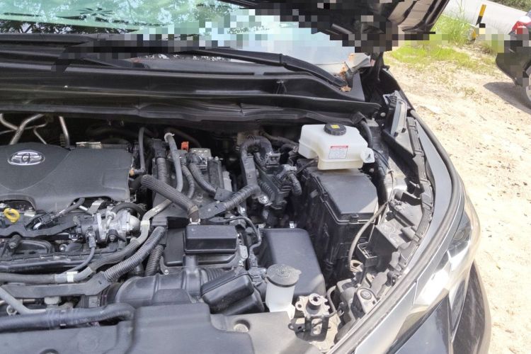 Used Toyota SIENNA 2023 2.5L Hybrid Deluxe Edition Engine Bay Left