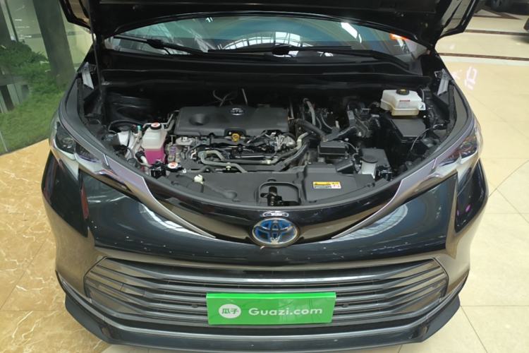 Used Toyota SIENNA 2023 2.5L Hybrid Luxury Edition Engine Bay