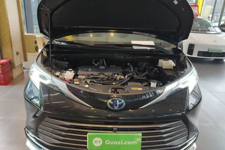 Used Toyota SIENNA 2023 2.5L Hybrid Deluxe Edition Engine Bay
