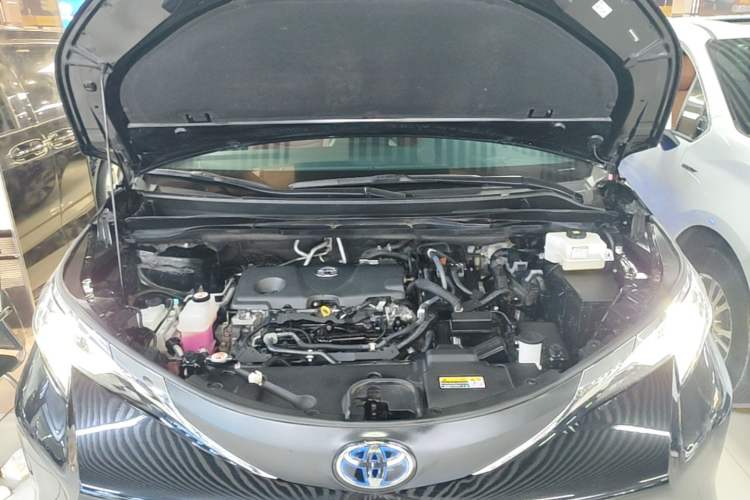 Used Toyota SIENNA 2023 2.5L Hybrid Comfort Edition Engine Bay