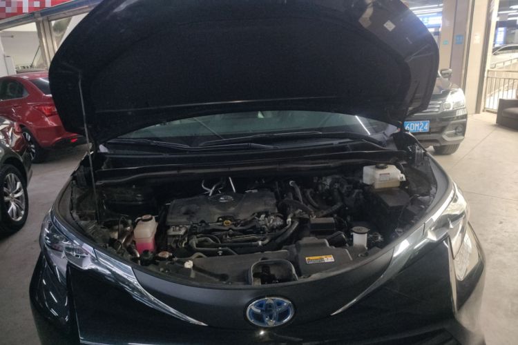 Used Toyota SIENNA 2023 2.5L Hybrid Comfort Edition Engine Bay