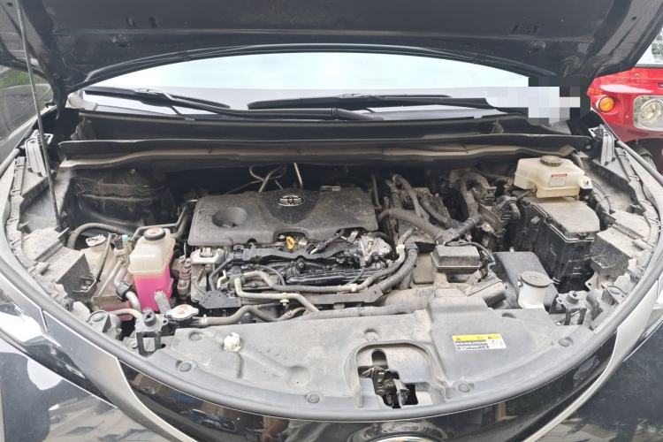 Used Toyota SIENNA 2023 2.5L Hybrid Platinum Edition Engine Bay