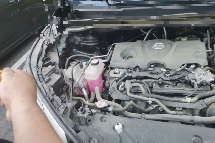 Used Toyota SIENNA 2023 2.5L Hybrid Deluxe Edition Engine Bay Right