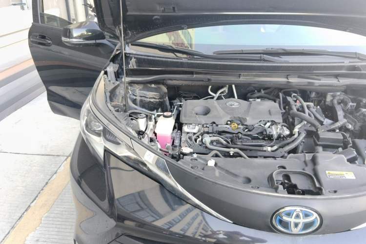 Used Toyota SIENNA 2023 2.5L Hybrid Comfort Edition Engine Bay Right