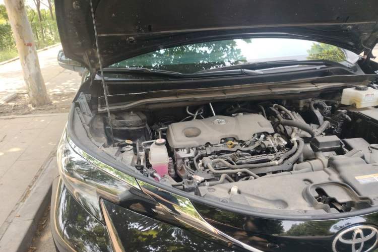 Used Toyota SIENNA 2023 2.5L Hybrid Comfort Edition Engine Bay Right