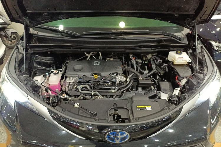 Used Toyota SIENNA 2023 2.5L Hybrid Deluxe Edition Engine Bay