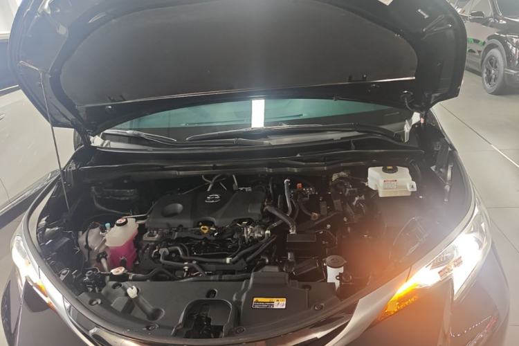 Used Toyota SIENNA 2023 2.5L Hybrid Deluxe Edition Engine Bay