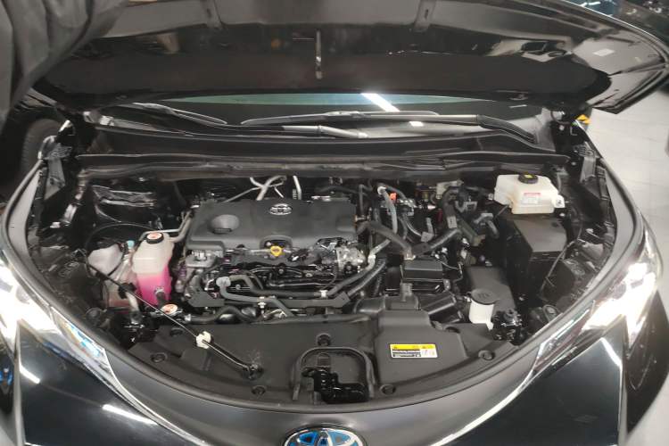 Used Toyota SIENNA 2023 2.5L Hybrid Comfort Edition Engine Bay
