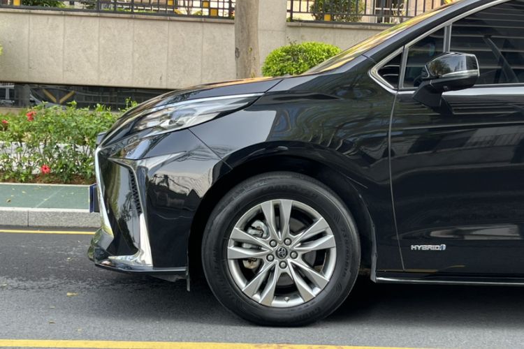 Used Toyota SIENNA 2023 2.5L Hybrid Comfort Edition Exterior 2