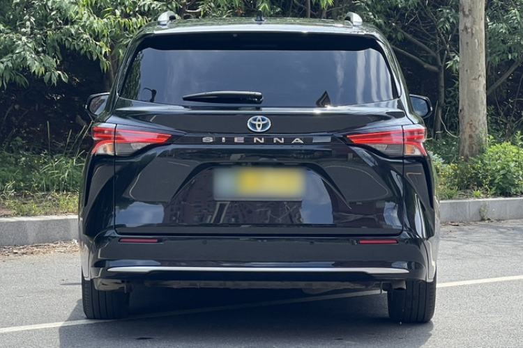 Used Toyota SIENNA 2023 2.5L Hybrid Ultimate Edition Exterior 2