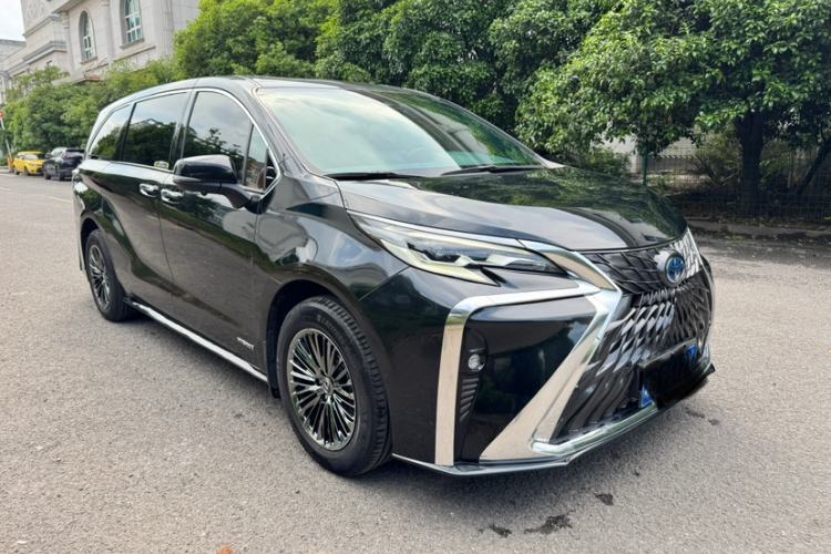 Used Toyota SIENNA 2023 2.5L Hybrid Luxury Edition Exterior 2