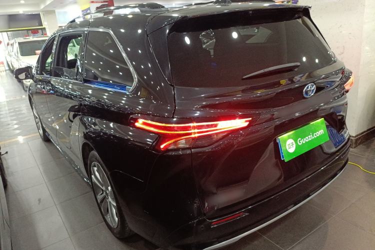 Used Toyota SIENNA 2023 2.5L Hybrid Deluxe Edition Exterior 2