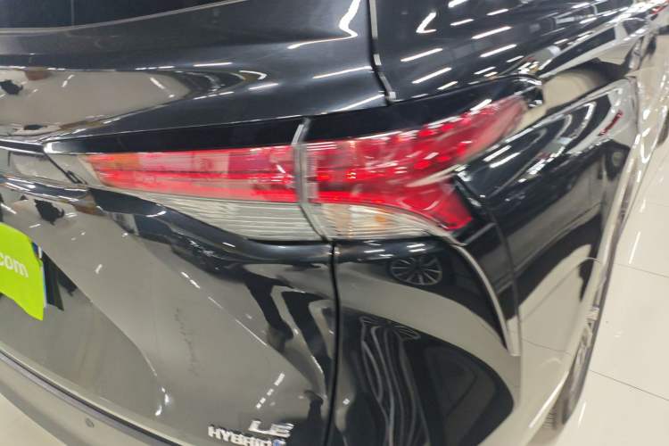 Used Toyota SIENNA 2023 2.5L Hybrid Comfort Edition Exterior 3