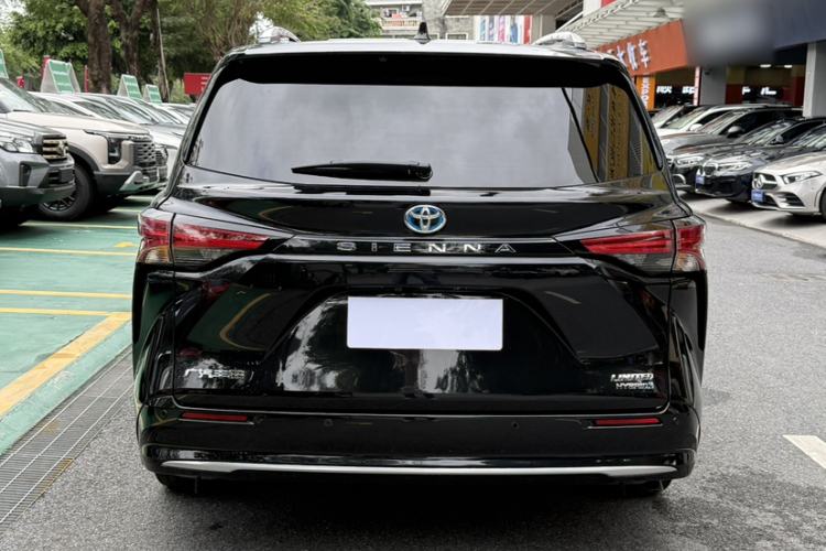 Used Toyota SIENNA 2023 2.5L Hybrid Deluxe Edition Exterior 3