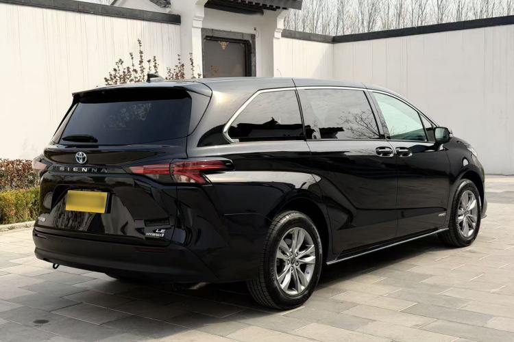 Used Toyota SIENNA 2023 2.5L Hybrid Comfort Edition Exterior 3