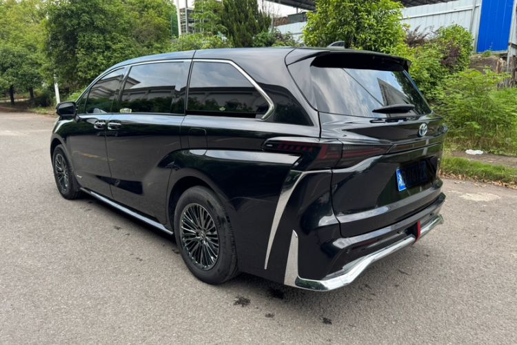 Used Toyota SIENNA 2023 2.5L Hybrid Luxury Edition Exterior 3