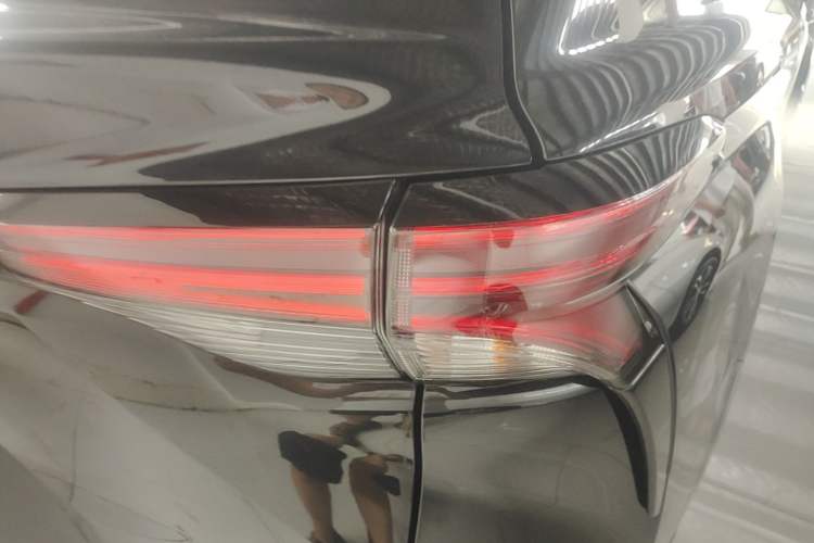 Used Toyota SIENNA 2023 2.5L Hybrid Comfort Edition Exterior 3