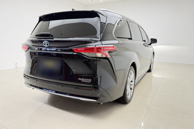 Used Toyota SIENNA 2023 2.5L Hybrid Platinum Edition Exterior 4