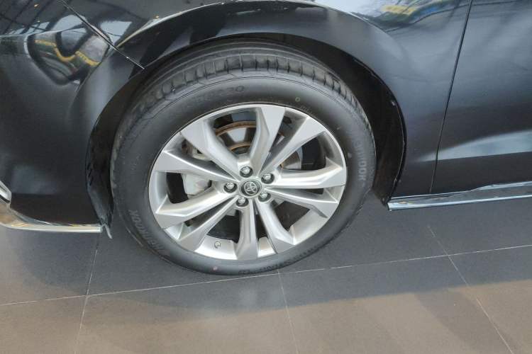 Used Toyota SIENNA 2023 2.5L Hybrid Deluxe Edition Exterior 4