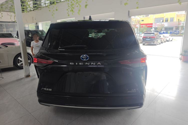Used Toyota SIENNA 2023 2.5L Hybrid Comfort Edition Exterior 4