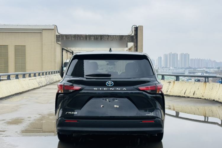 Used Toyota SIENNA 2023 2.5L Hybrid Comfort Edition Exterior 4